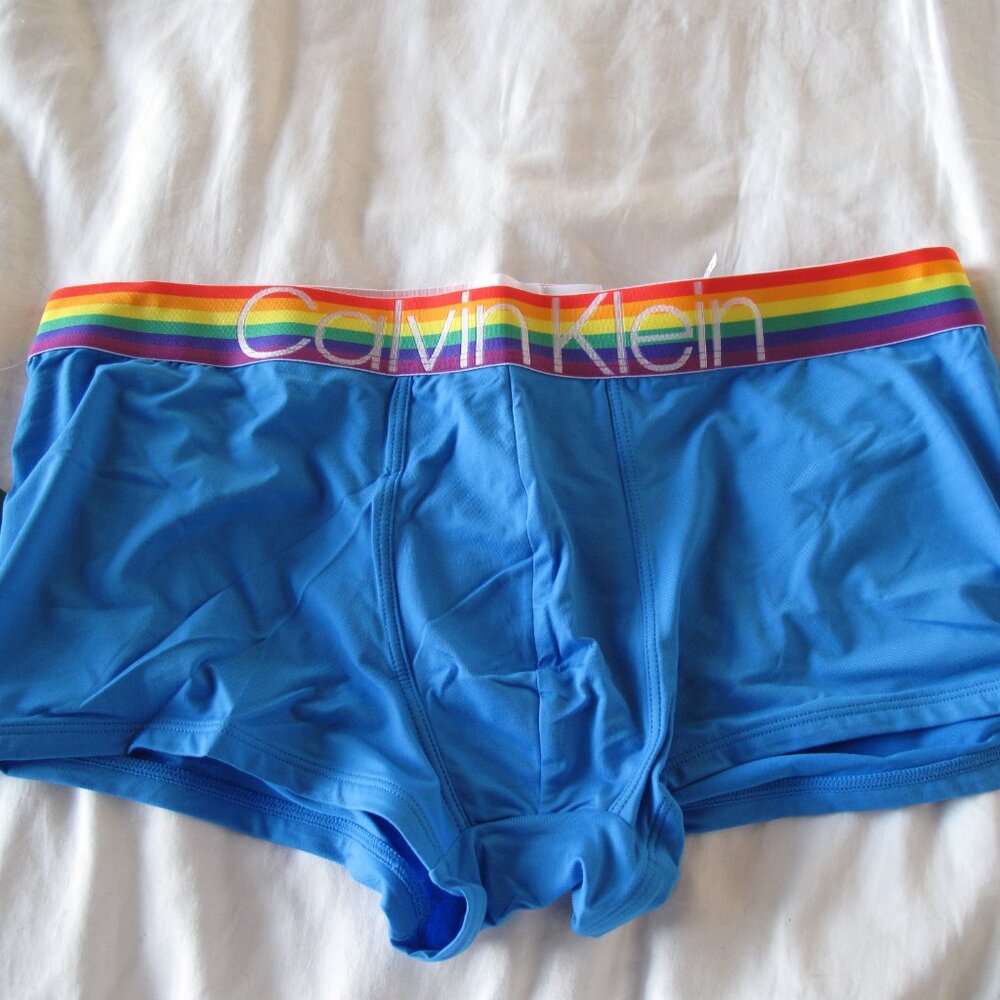 Calvin Klein Men's Briefs - Picture 3 of 3